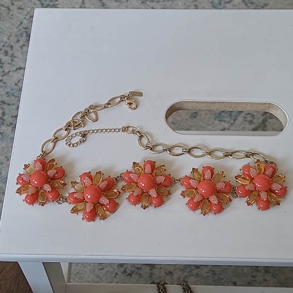 LB Statement Necklace - Picture 2 of 2